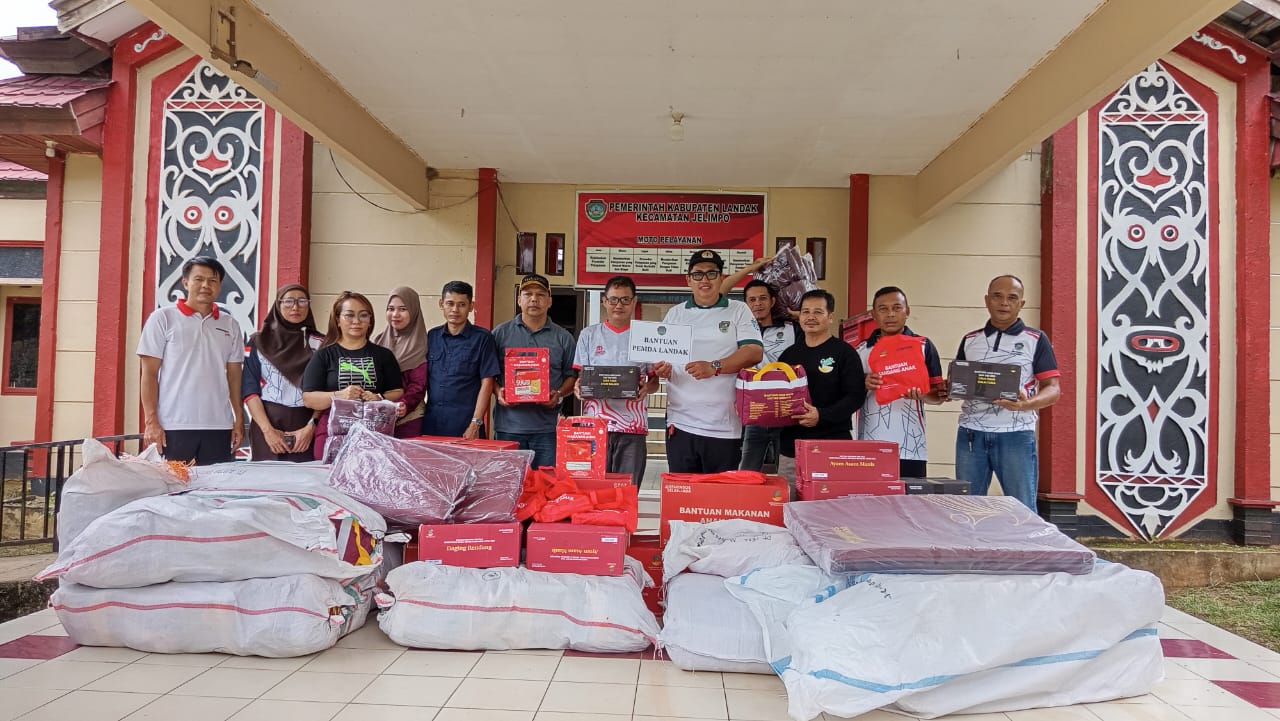 pemerintah-daerah-landak-salurkan-bantuan-untuk-korban-banjir-di-kecamatan-jelimpo